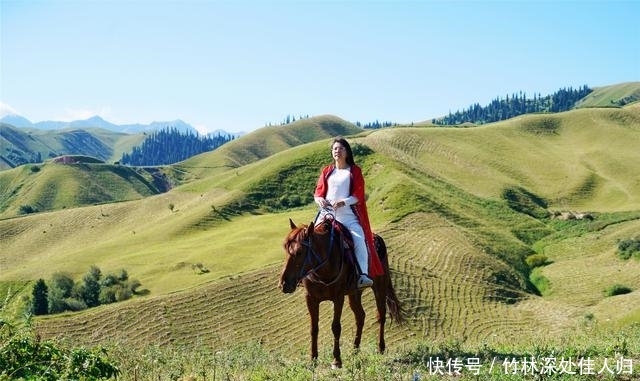 跟着哈萨克族牧民上山打草，体验哈萨克族生活，感受新疆秋季魅力