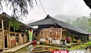 悬崖上的村庄,沉醉其中不知归路