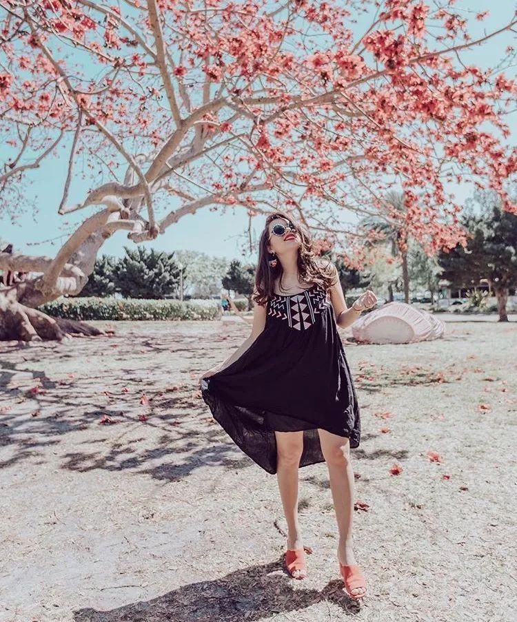 沈月的五五分身材还有救吗?看ins身高160的博主怎么解锁尴尬身材