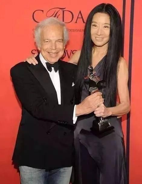  『婚纱』这个岁数的她保养逆天了....