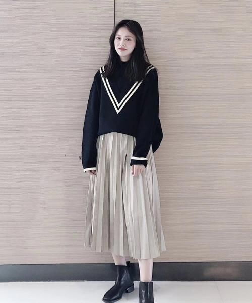  『凹出』显瘦又平价的百褶裙，轻松凹出少女感，40多岁的人都能驾驭