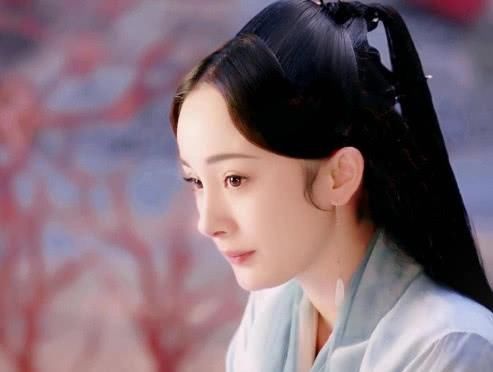  『阿离』剧中最疼爱阿离的人，不是父君夜华、娘亲白浅，竟是没有血缘的她