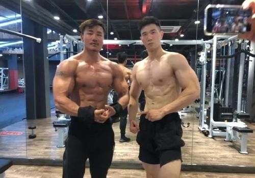 「洋火」193CM“肌肉版”杨洋火了，这颜值大长腿让网友不淡定了！