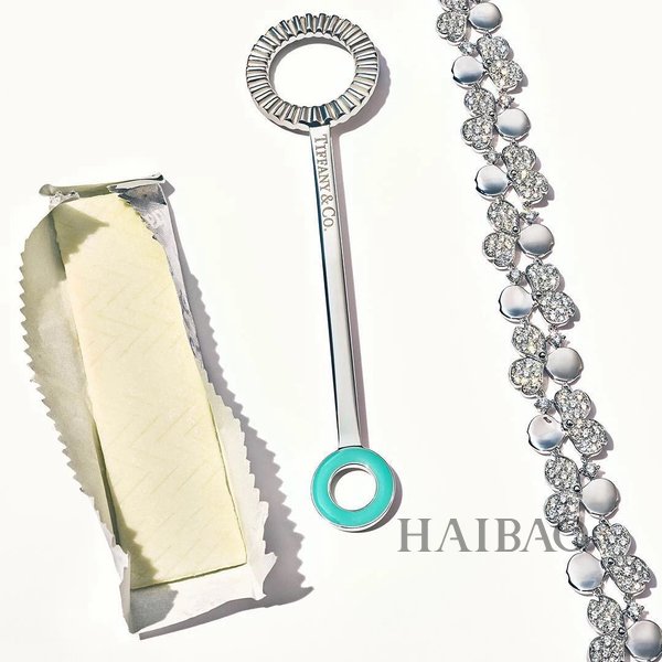 银制吹泡泡玩具算啥，这些壕得难以置信的小物连Baby都在用!