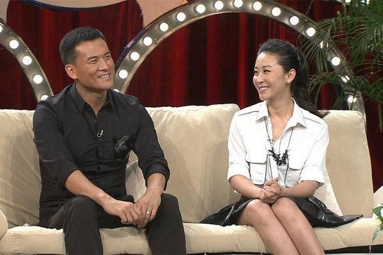 赫子铭疑为求复合买水军发文?何洁霸气回应45字直接上微博热搜!