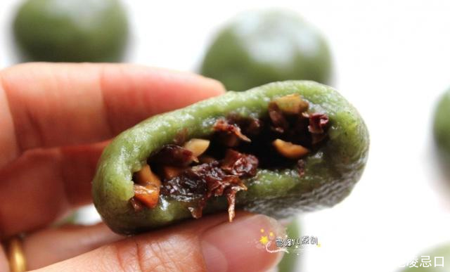 「糯弹」清明马上就要到了,手把手教会您青团做法,软糯弹牙超好吃,清香