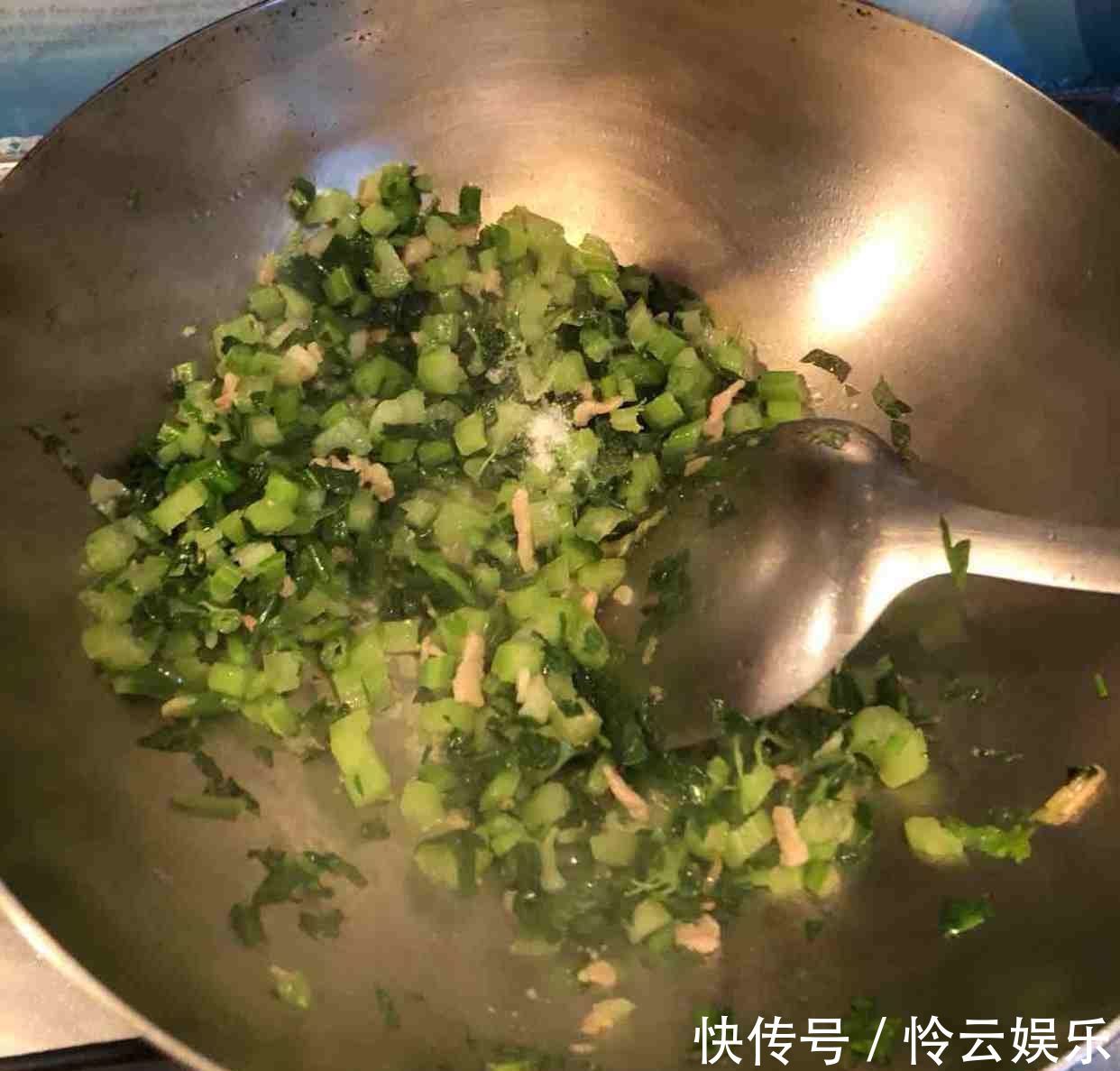 「口臭」这菜是“天然巴豆”,口臭厉害要经常吃,便秘也会悄悄消失