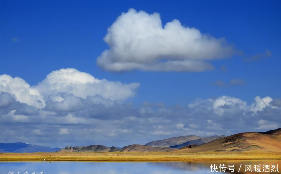 雅鲁藏布江源头的这片五彩沙漠,凄美、奇幻!