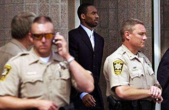 总决赛詹姆斯对科比