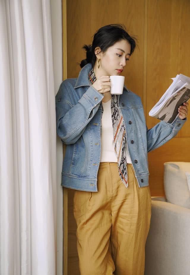  阔腿裤：春季不知道穿什么？我们来“偷”三木的10种新搭配，知性又温柔