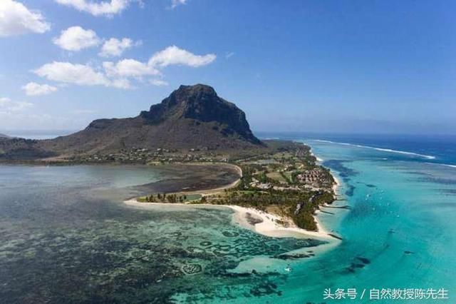 海底下竟然有个深海大瀑布倾泻而下，但真实奥妙却不是你想的那样