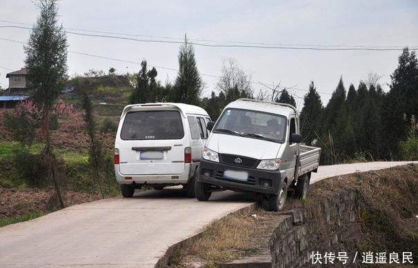  不到|农村修的路为啥“只有3.5米宽”，有的还不到，很多人不懂