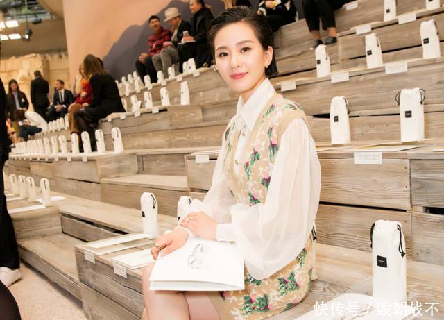  『约会』你和春天有约会吗？穿上美美的衣服，感觉约起来吧！