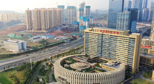 广西一建筑似巨型马桶，造价15亿，被吐糟连卷筒纸都备好了