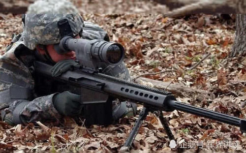 狙击手在射击时为何要先退掉一颗子弹？老兵：并不是为了耍帅