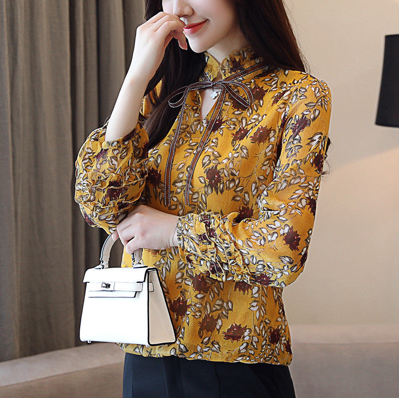 瞧瞧下面这个女人，前凸后翘身材丰满，超迷人