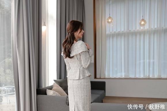  朦胧：孙允珠：灰调朦胧网格燕尾职业西装裙写真