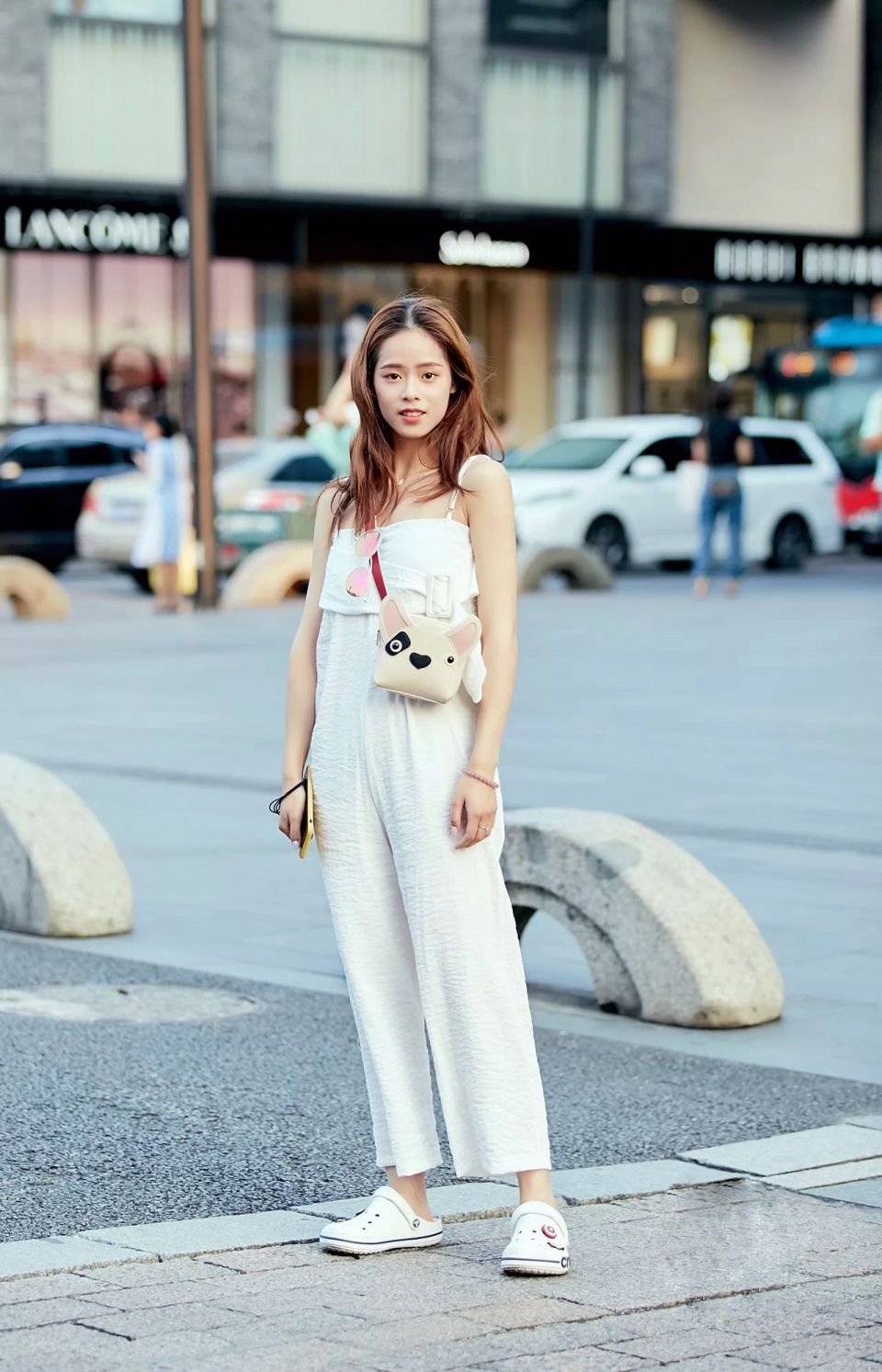 街拍丨连大叔都回头看的小姐姐到底多会穿!