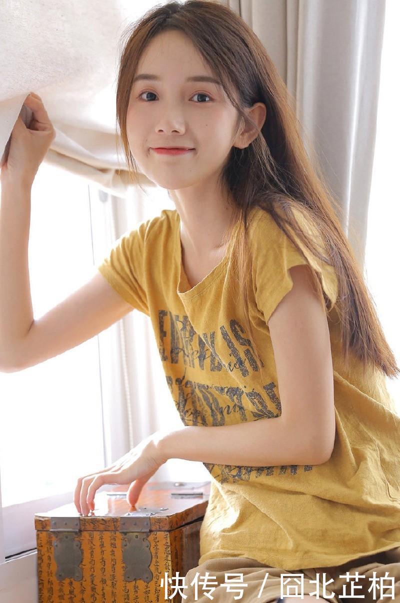 #美女#黄色上衣的长发美女