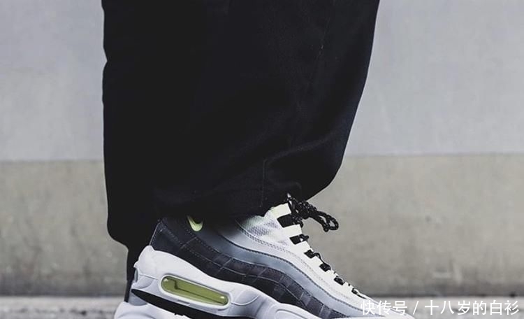  「What」风格颇似What The！这双Air Max 95你打几分