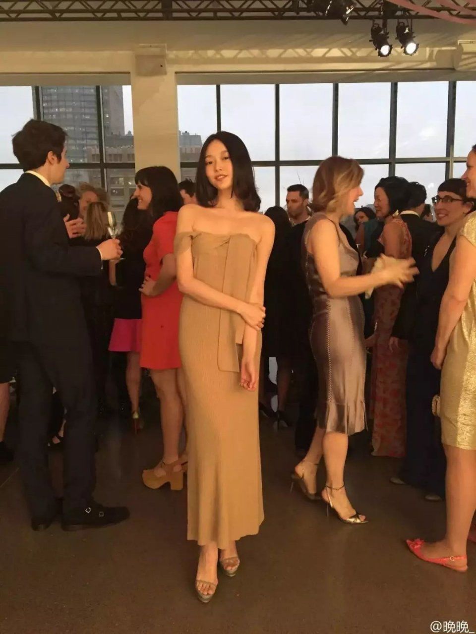 曾经的豆瓣女神变这样了?她炒火的油画妆才是真无敌!