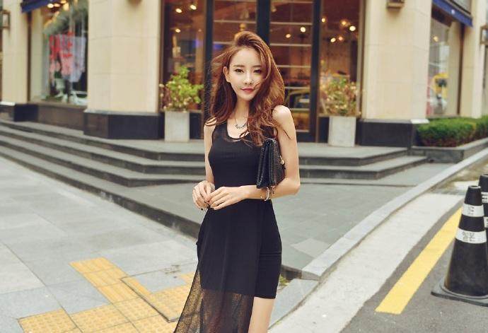 黑色紧身包臀连衣裙, 展示性感好身材, 时尚又潮流!