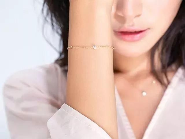 我摘下的星星变成了钻石，你戴上肯定特别美