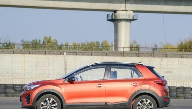  『汽车』暗访起亚奕跑车主，车主说出了这辆车的优缺点，听完你就懂了