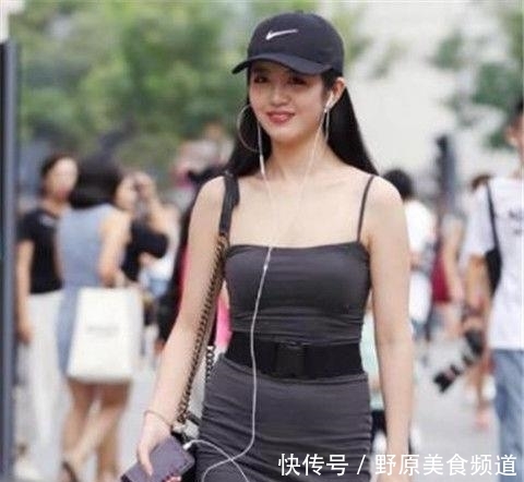  『精致』街拍小姐姐：迷人长裙，精致旗袍，女人味十足