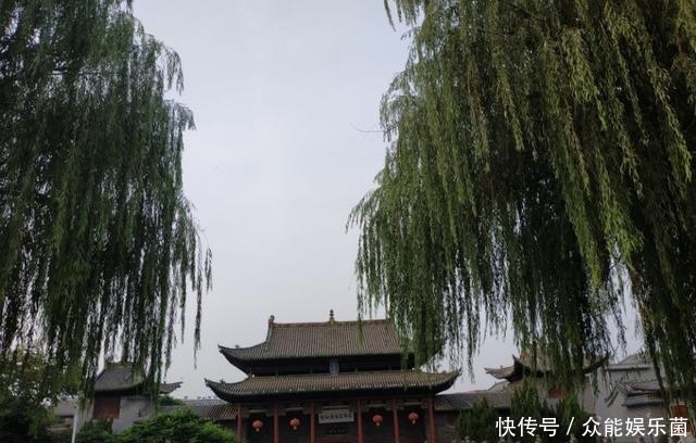 从不声张的洛阳民俗博物馆大门