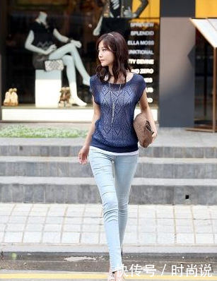 女性都爱的紧身牛仔裤，甜美时尚，展示女人的风韵！