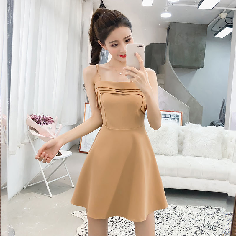 快来瞧瞧下面这些“流氓裙”，让男人挪不动腿，特洋气更显女人味