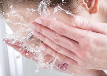 面部皱纹是皮肤一大难题!找出原因，才能对症治疗