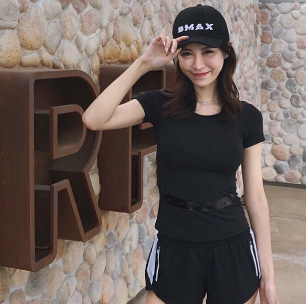 现在健身房的女人，都穿着“透视装”，“若隐若现”的性感刚刚好