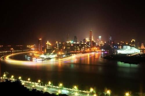 中国最坚毅的城市，抗住218次轰炸，如今成为国际都市