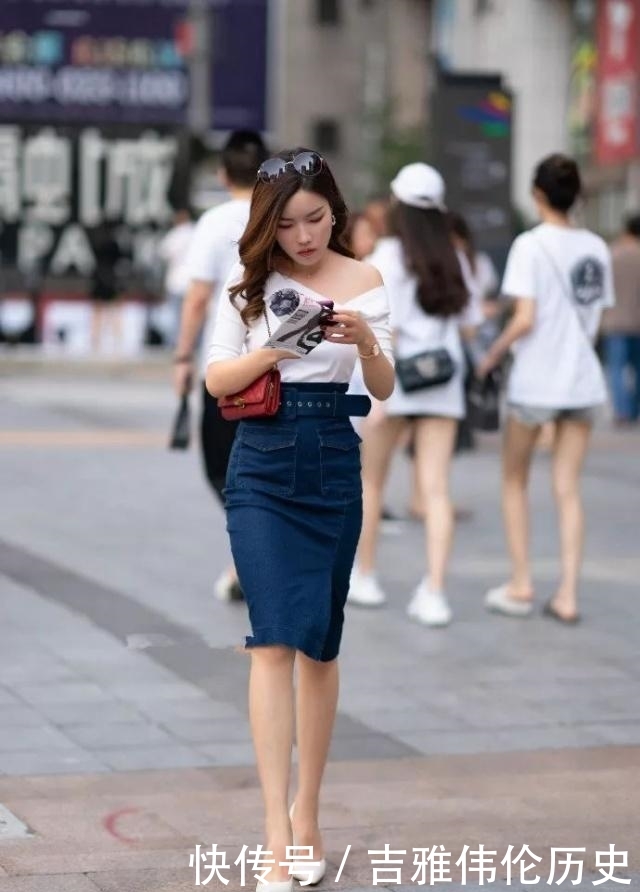  「高跟鞋」女性穿高跟鞋，给自己带来高贵优雅感