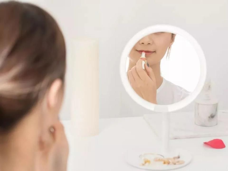 妆老是化不好,可能是镜子惹的祸