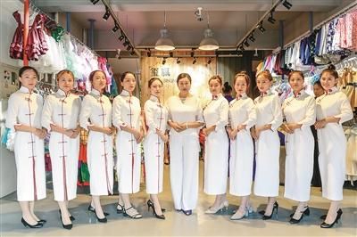 沈阳：美丽赛道上的“旗袍志愿者”