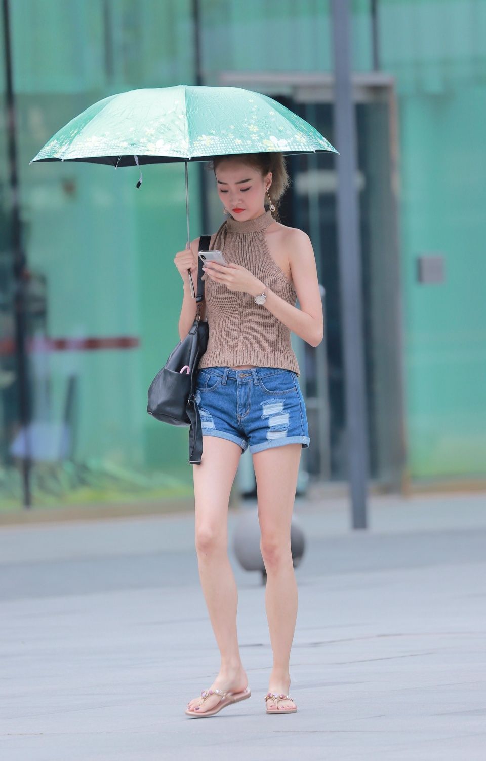 三里屯的女人如花，叫人如痴如梦，你最喜欢哪一位？