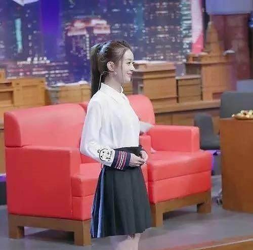 女明星穿高跟鞋，徐璐像在踩高跷，佟丽娅鞋跟都断了还在撑！