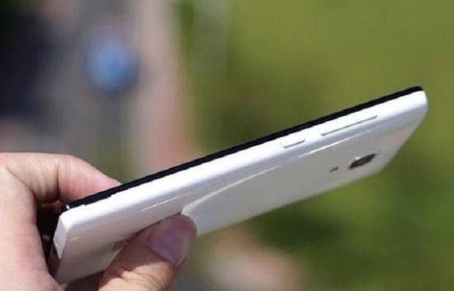 火车站“借手机”骗局！不借不行，每天都有人上当！