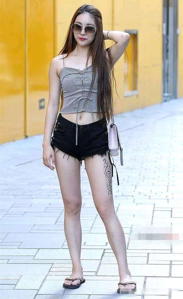 街拍: 风格各异的小姐姐, 总有一个是你的喜爱