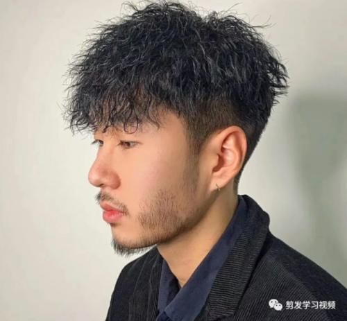  换季：夏季换季就该换发型