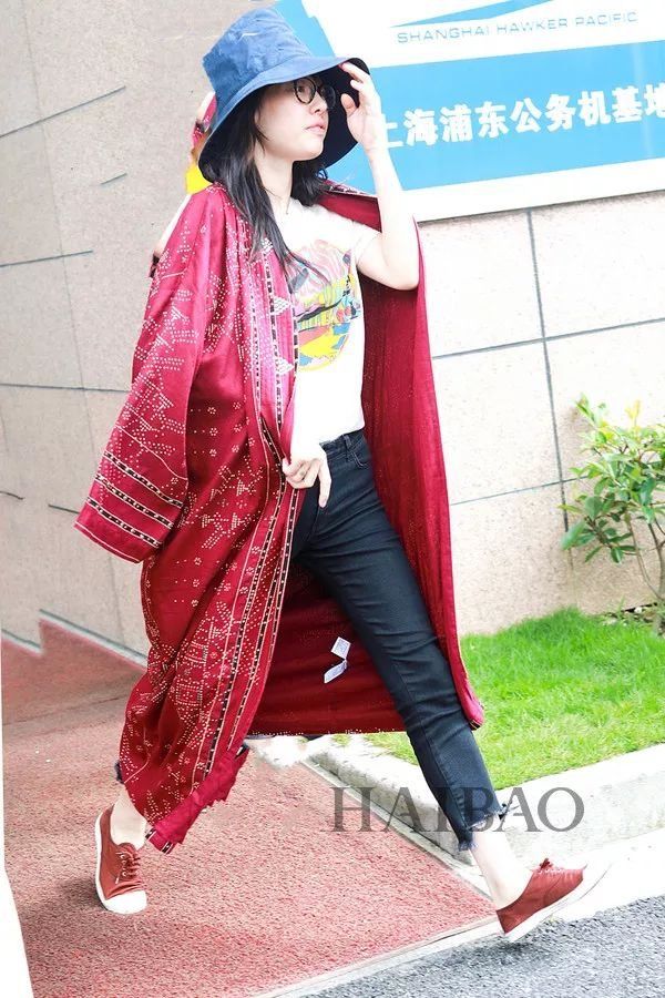 瘦回巅峰的赵薇年轻10岁!白百何这脸是怎么了?【海报街拍】