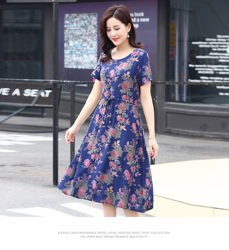 不骗你!从未见过这么美的棉绸裙，51岁婆婆穿上，比旗袍还优雅