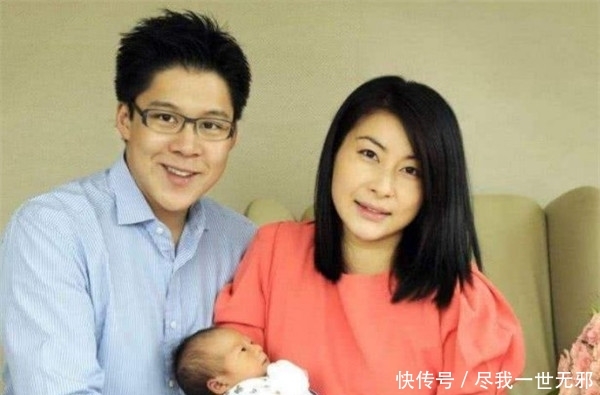 『郭晶晶』霍启刚出席,不介意谈当初追太太的事,要知道郭晶晶可不是花瓶!