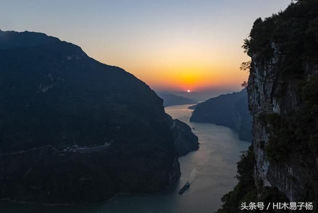 中华大地一片美丽秋景