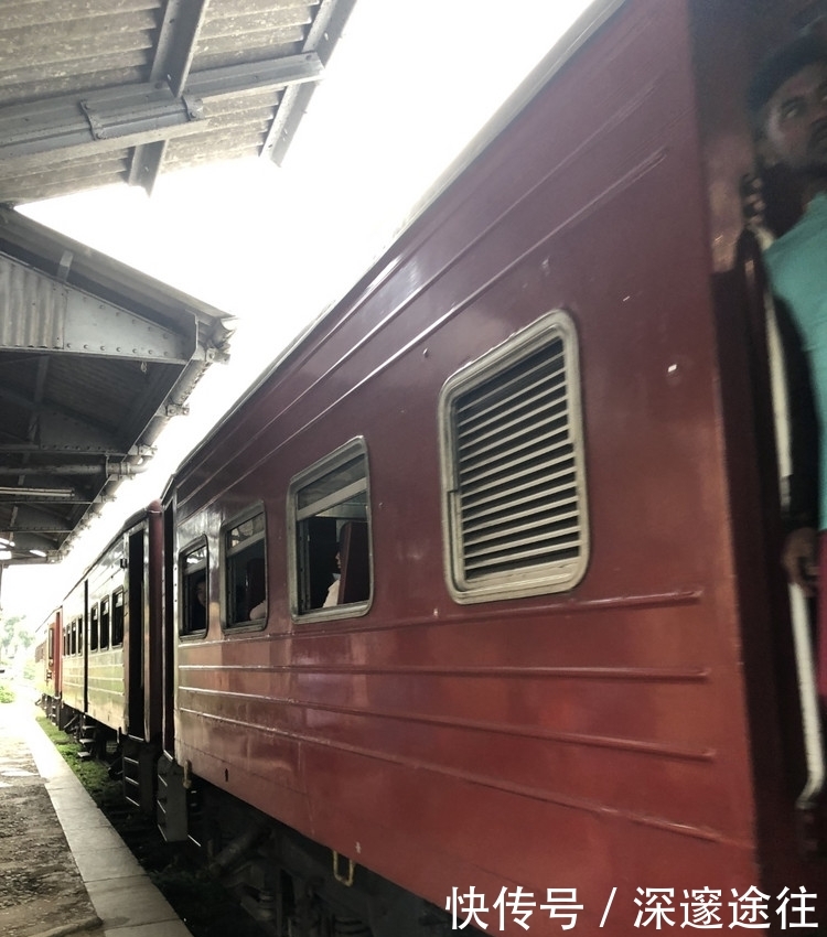 亚洲这个国家的火车都没有门，中国游客：从来没见过这样的火车