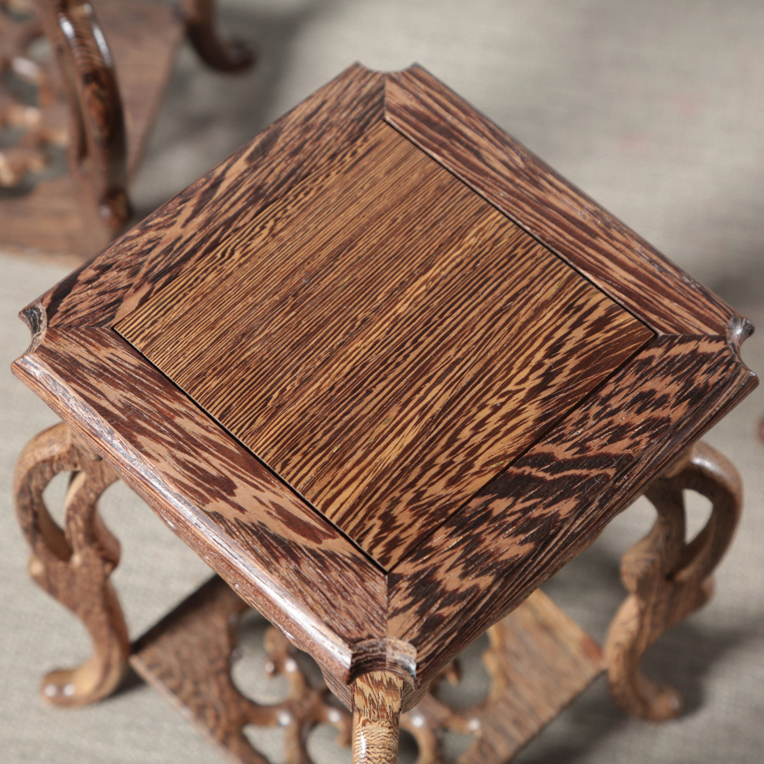 等我有钱了,一定学学文化人摆鸡翅木、红木摆件,复古大气显格调