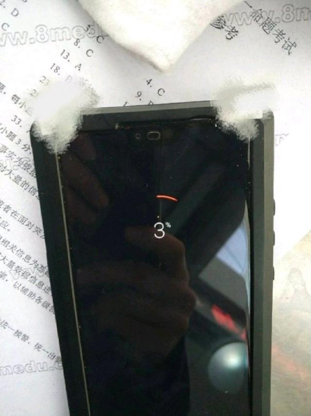 华为MateX:异型全面屏,搭载麒麟970!iPhoneX